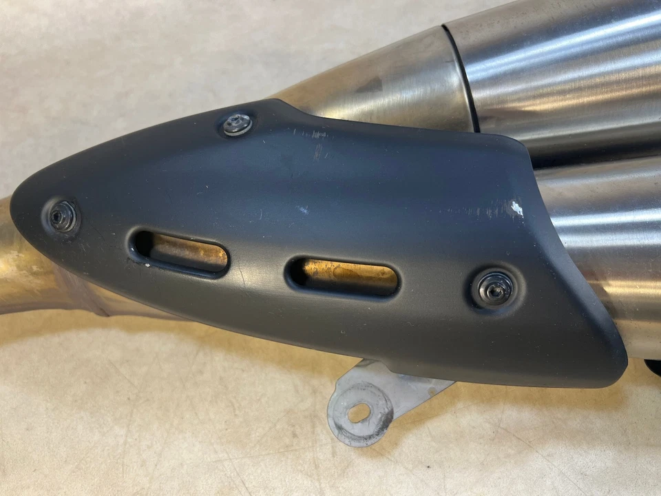Silenziatore scarico marmitta Ducati Diavel 1200 2011-2014 anno 57321211B - Immagine 3 di 4