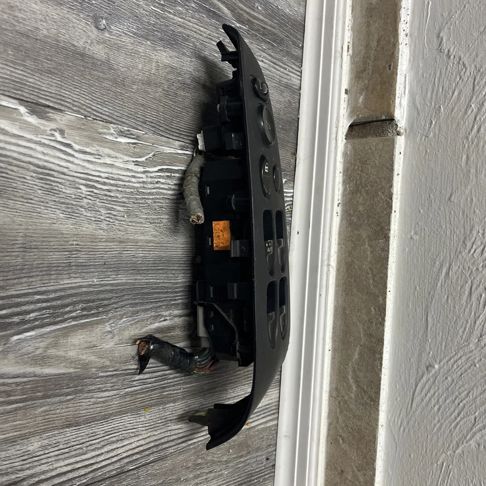 ( 2006-2011 )Honda Civic 4dr sedan master window switch (OEM) - Image 4 of 4