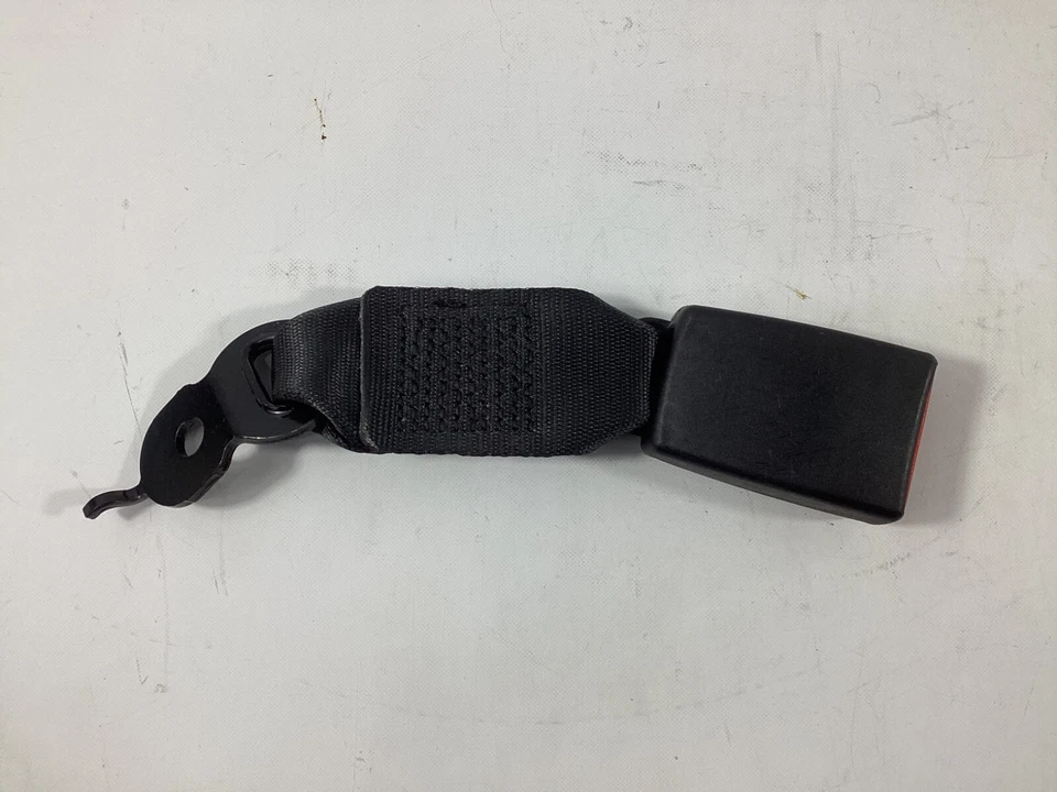 2011 - 2016 BMW 550I XDRIVE - Fivela de assento central traseiro/receptor 7238665 fabricante de equipamento original. - Imagem 2 de 4