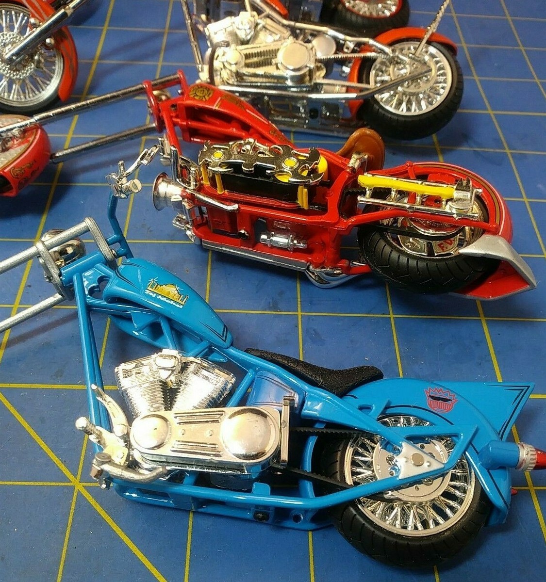 LOT of 4. 1:18 WEST COAST CHOPPERS. Joy Ride. Motorcycles. Missing
