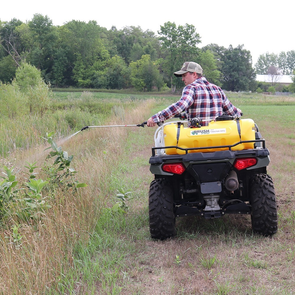 Master MFG 15 Gal Diesel Compatible Brush Pro Spot Sprayer - Flojet 1.6Gpm