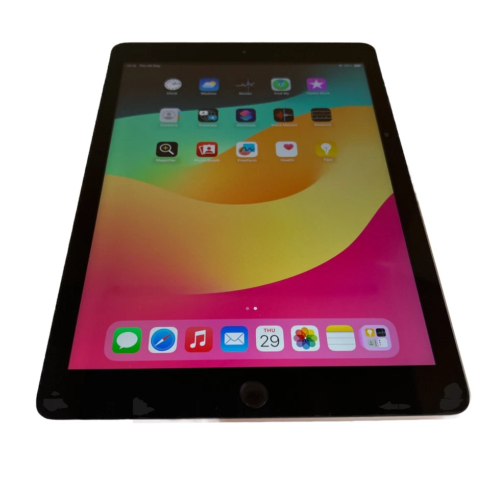 Apple iPad 6. Gen 32GB Wi-Fi nur 9,7 Zoll in Space Grau DK405