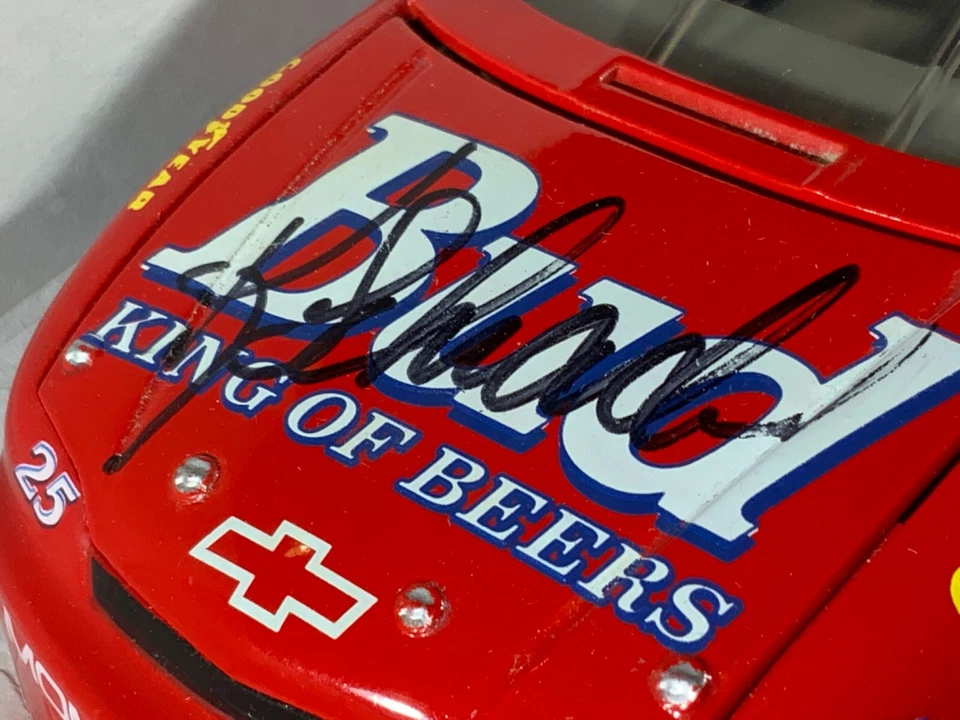 C9-64 KEN SCHRADER #25 BUDWEISER - AUTOGRAPHED - 1995 CHEVY MONTE CARLO - Image 2 of 4