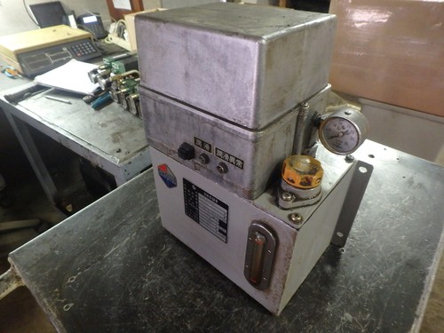 Showa Lube Unit LCB0103C_25 W_1.8 L RES_100 V_50/60 HZ_0.7 A - Picture 5 of 5