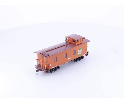 Roundhouse 85802 HO 3 Window Standard Wood Caboose Grand Trunk (GT) 0959 | Condition: Used