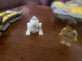 LEGO Star Wars Naboo Fighter 7141 Near Complete / R2-D2 & Anakin Minifigures