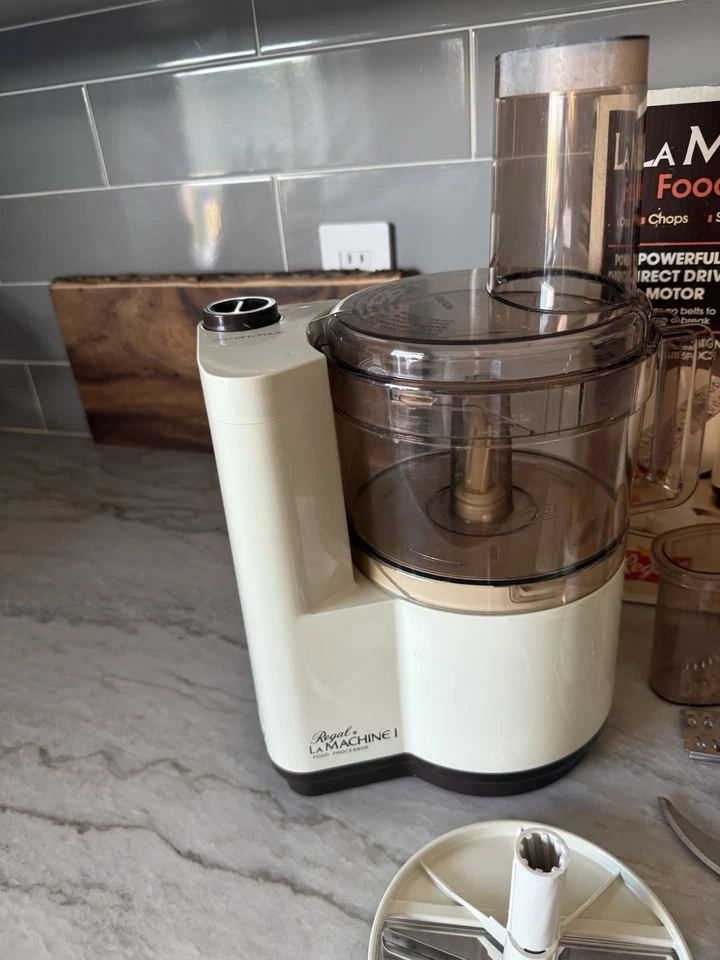 Máquina Regal La 1 procesador de alimentos tamaño completo modelo V813 de colección con caja Foto 3 de 4
