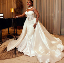 Plus Size Ivory Mermaid Wedding Dresses Lace Beaded Crystals Detachable Train