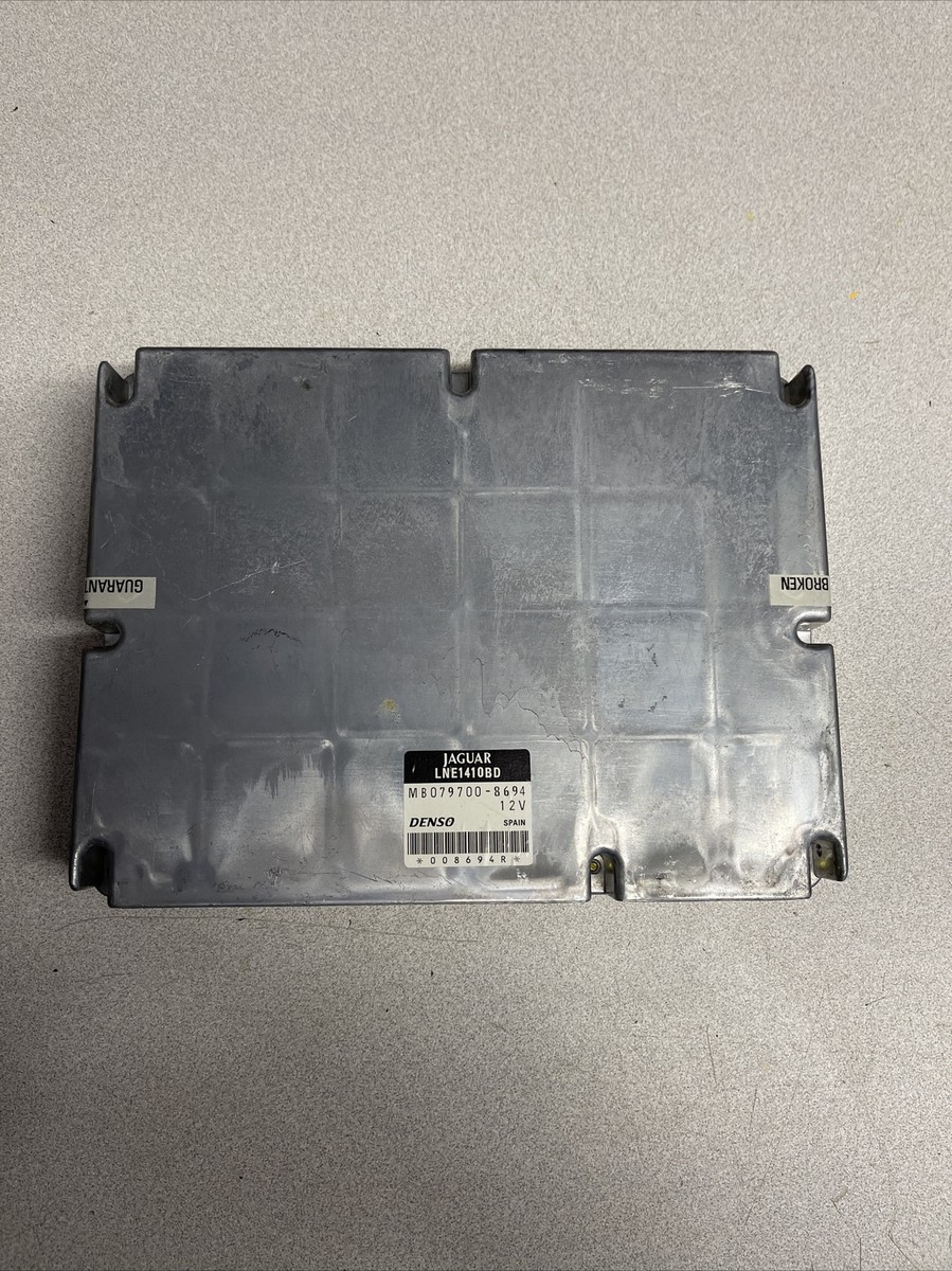 2000 - 2003 Jaguar XJ8 Engine Computer ECM ECU A MB079700