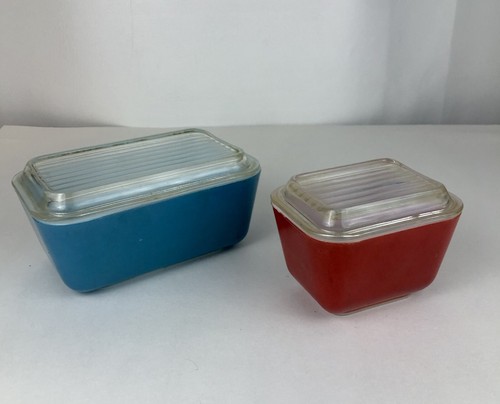 Vtg Pyrex Primary Refrigerator Dish Set Of 2 With Lids Blue 502 Red 501 USA