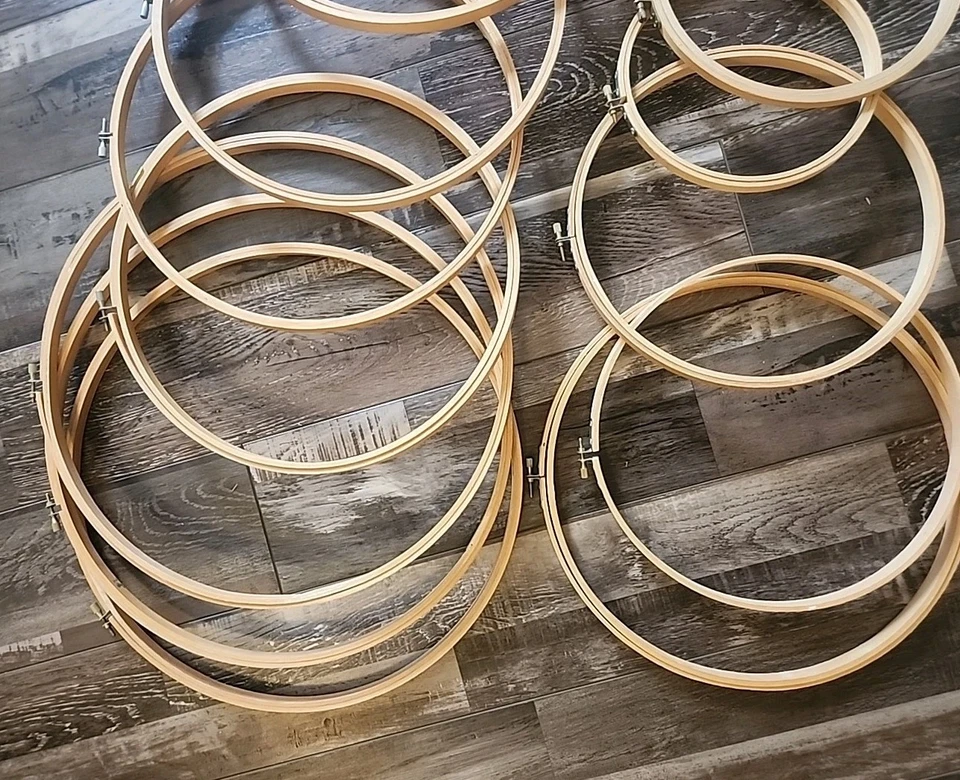 Lot of 15 Vintage Wooden Embroidery Hoops Quilting Cross Stitch Various Size - Image 2 of 4