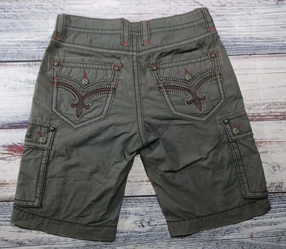 ROCK REVIVAL SZ 34 (36W) EMBROIDERED BUTTON PKTS STEEL GRAY CARGO SHORTS EUC
Opens in a new window o