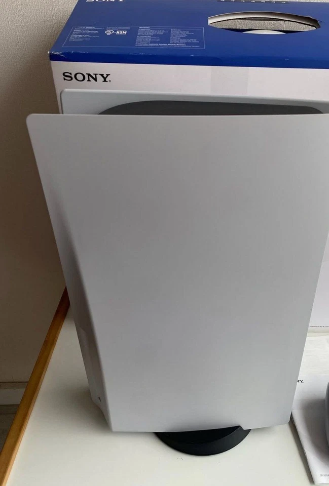 Sony PlayStation 5 Standard, foto 4 di 5