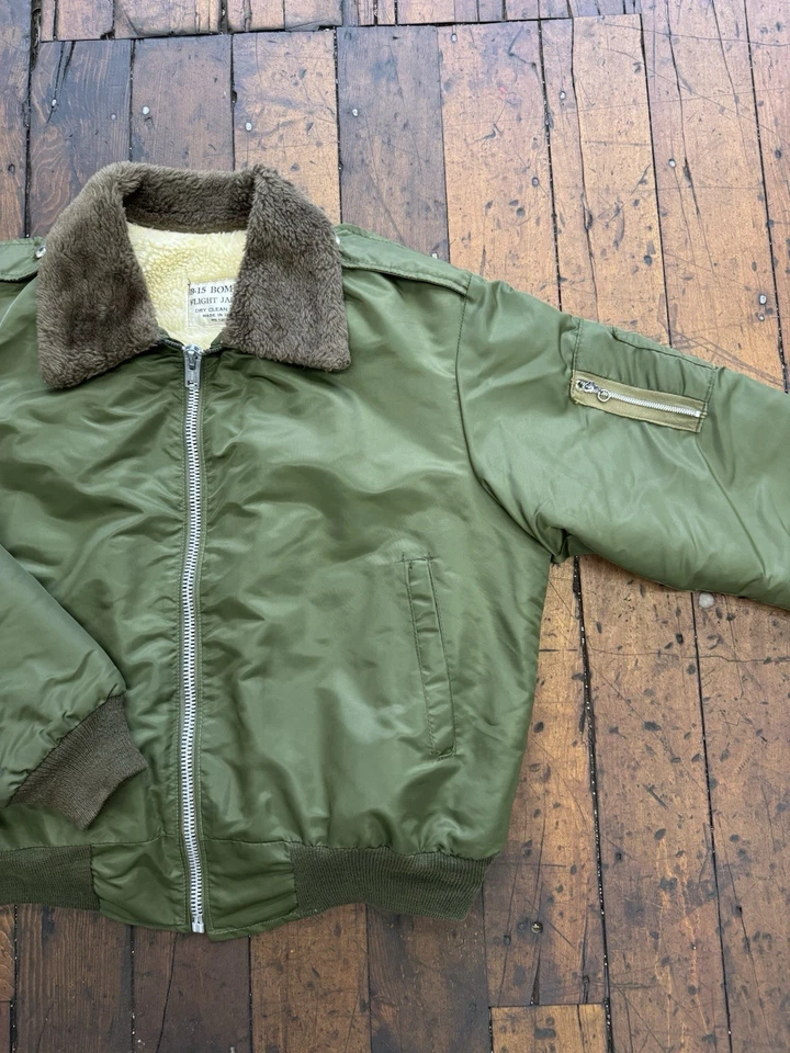 Chaqueta de bombardero de vuelo vintage del ejército talla L/XL verde oliva Foto 3 de 4