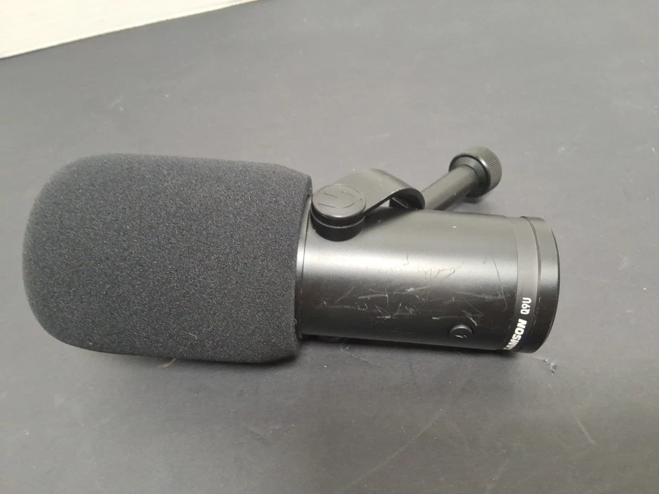 Samson Q9U Dynamic Broadcast Microphone for Podcast/Streaming - Image 2 of 4