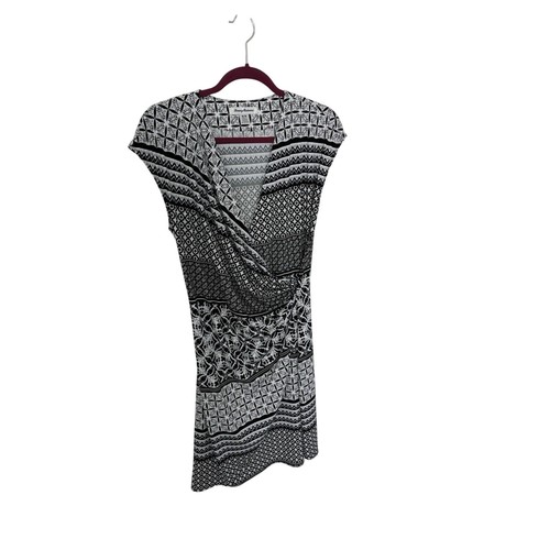 Tommy Bahama Dress Women Medium Black White Wrap Front Stretch Cap Sleeves - Picture 2 of 6
