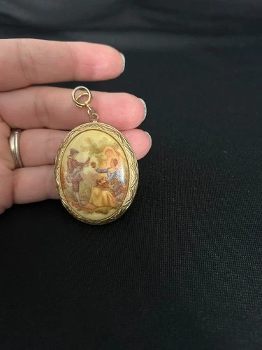 Vtg Costume Jewelry Flagonard Cameo Locket Pendant Gold Tone
