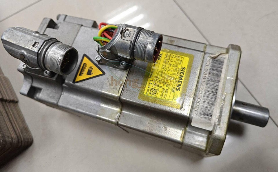 One Used Siemens Servo Motor 1Fk7042-5Af71-1Sh0