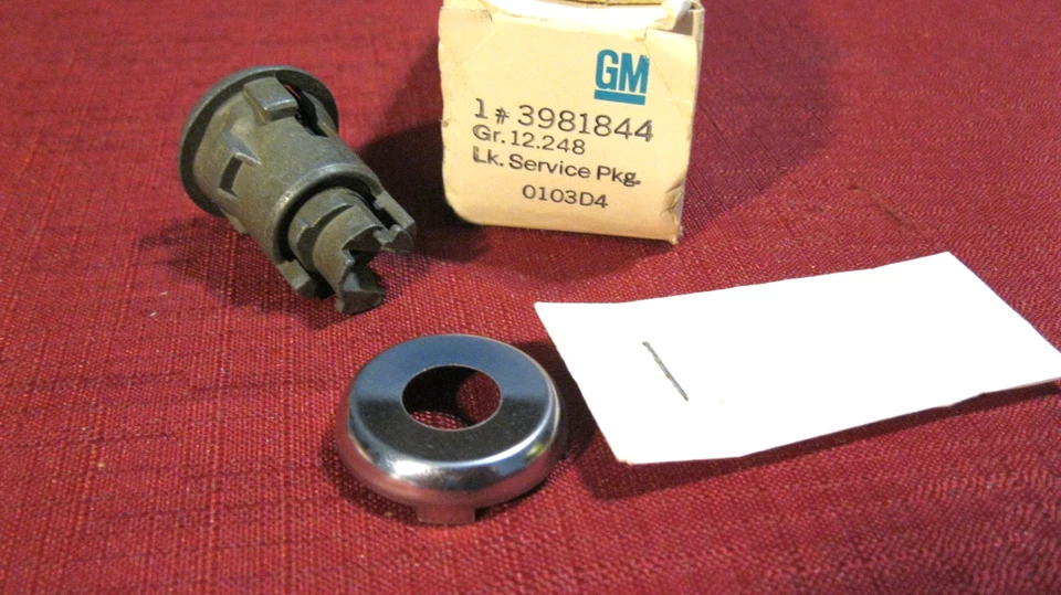NOS 1970 Buick, and Oldsmobile deck lid lock case and chrome ring, 3981844 - Image 2 of 2