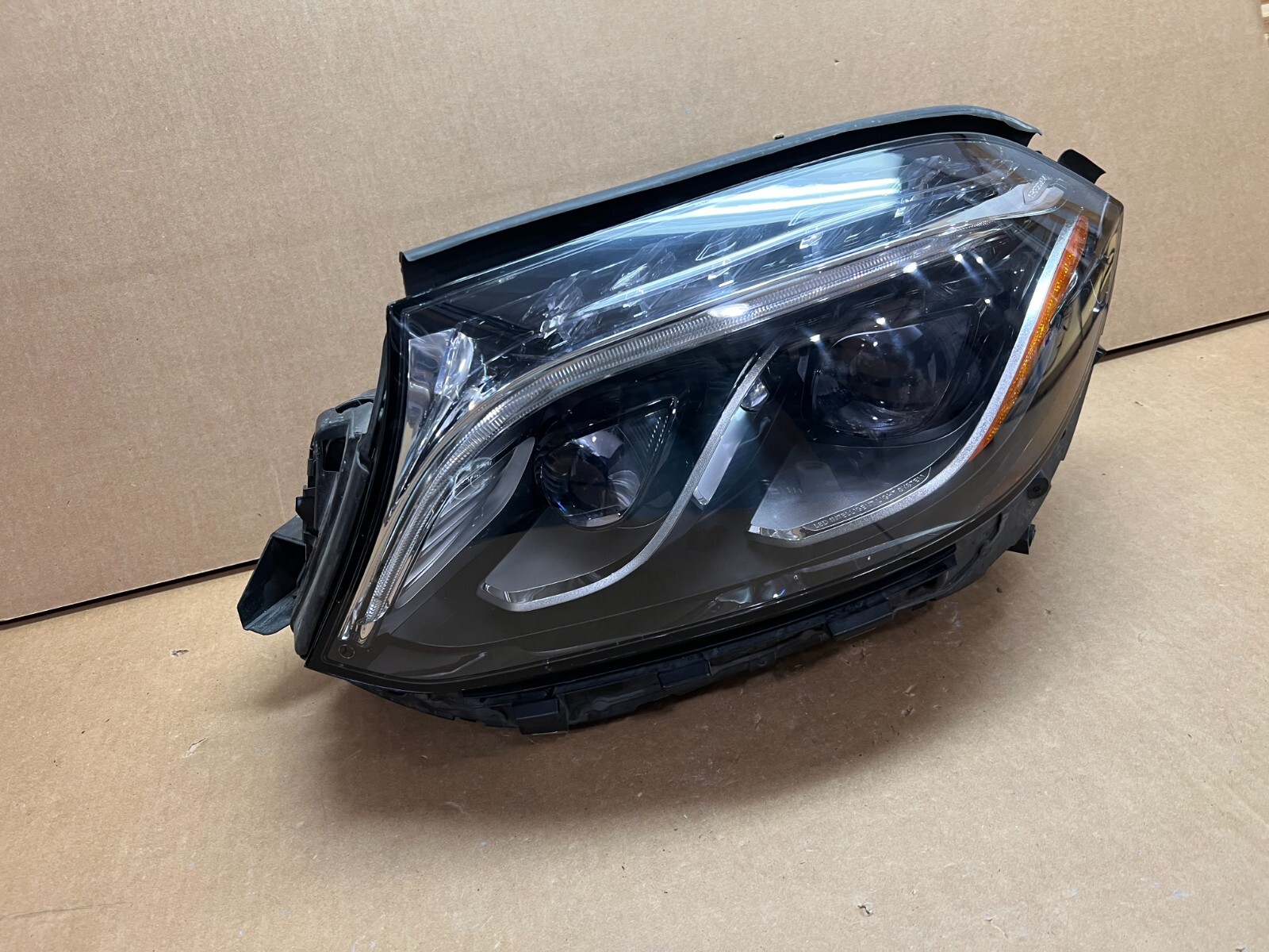 OEM 17 18 19 MERCEDESBENZ GLS450 GLS500 GLS550 LED HEADLIGHT COMPLETE