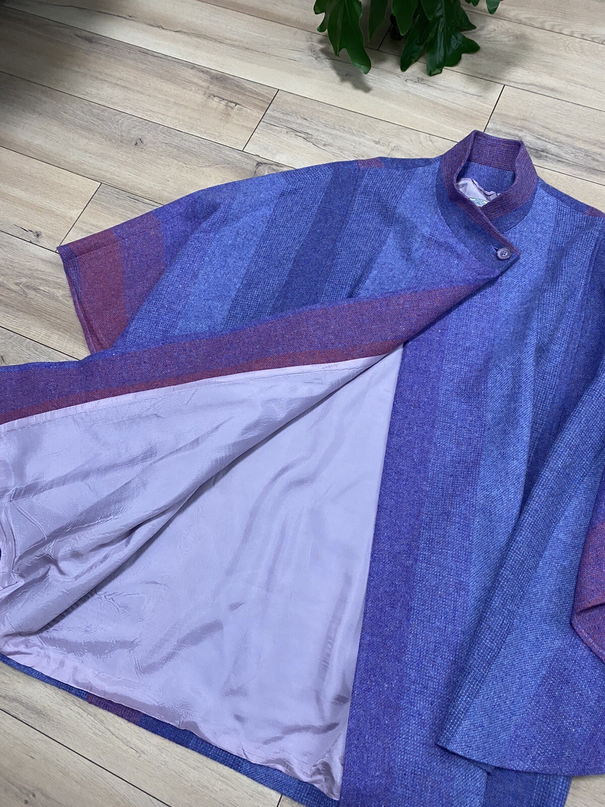 Pristine Vintage Avoca Collection Wool Cape Coat Irel… Gem