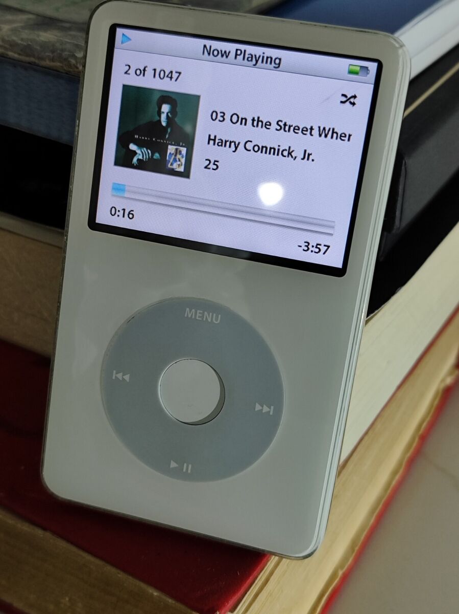 Apple iPod classic 5th Generation White (80 GB) | eBay Apple iPod classic 5th Generation White (80 GB) | eBay
