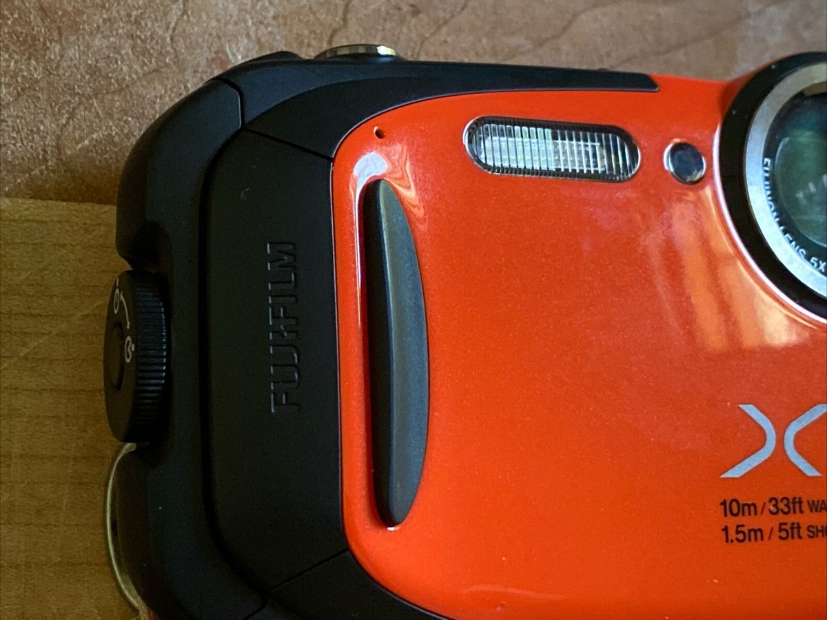 Fujifilm XP70 16 MP Digital Camera With 2.7 Inch LCD Orange Fujifilm XP70 16 MP Digital Camera With 2.7 Inch LCD Orange