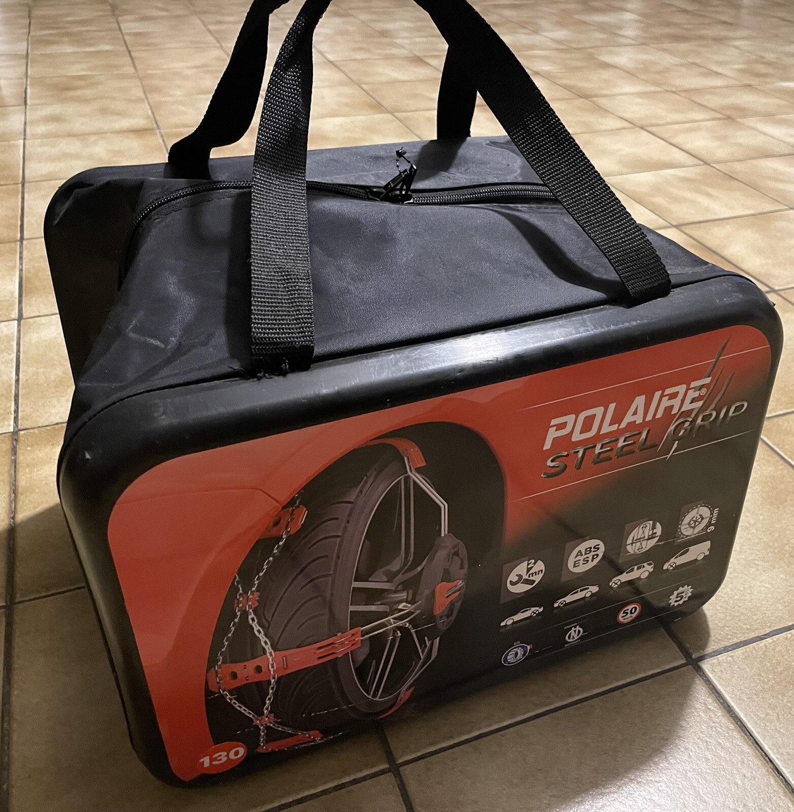 Chaînes neige POLAIRE STEEL GRIP pour partir en station de ski en toute sécurité en famille