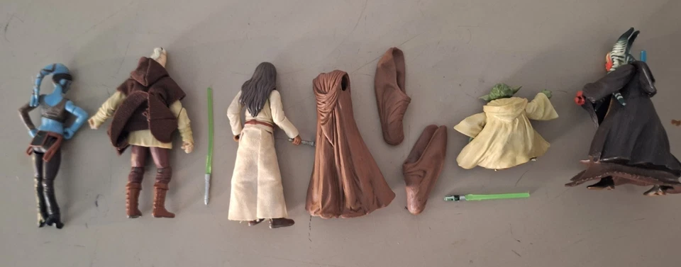 STAR WARS JEDI MASTER  - 5 figurines + accessoires - Bon état - Photo 2/2
