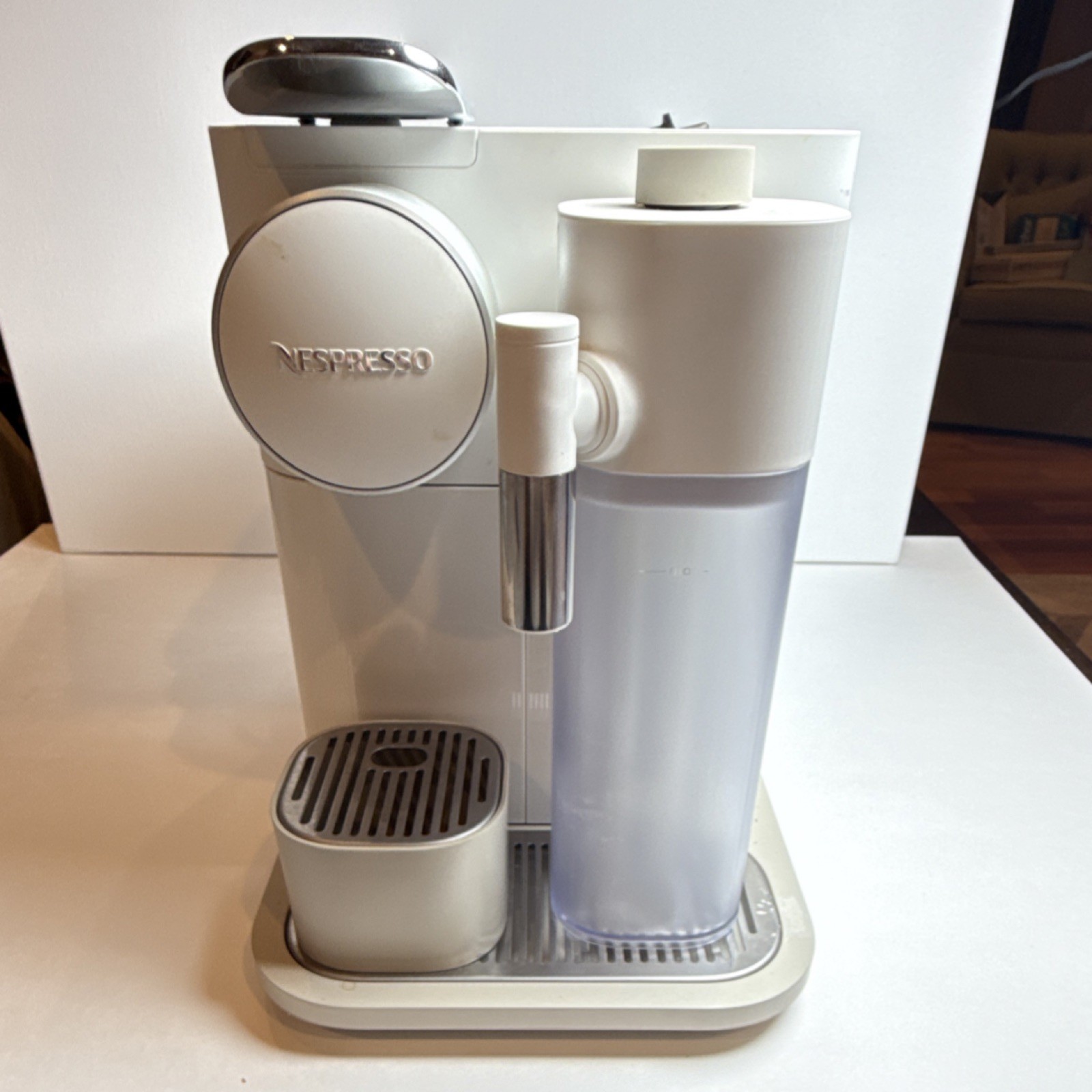 ☕️Nespresso Lattissima Capsule Coffee Machine White Frother Espresso Latte 🔥