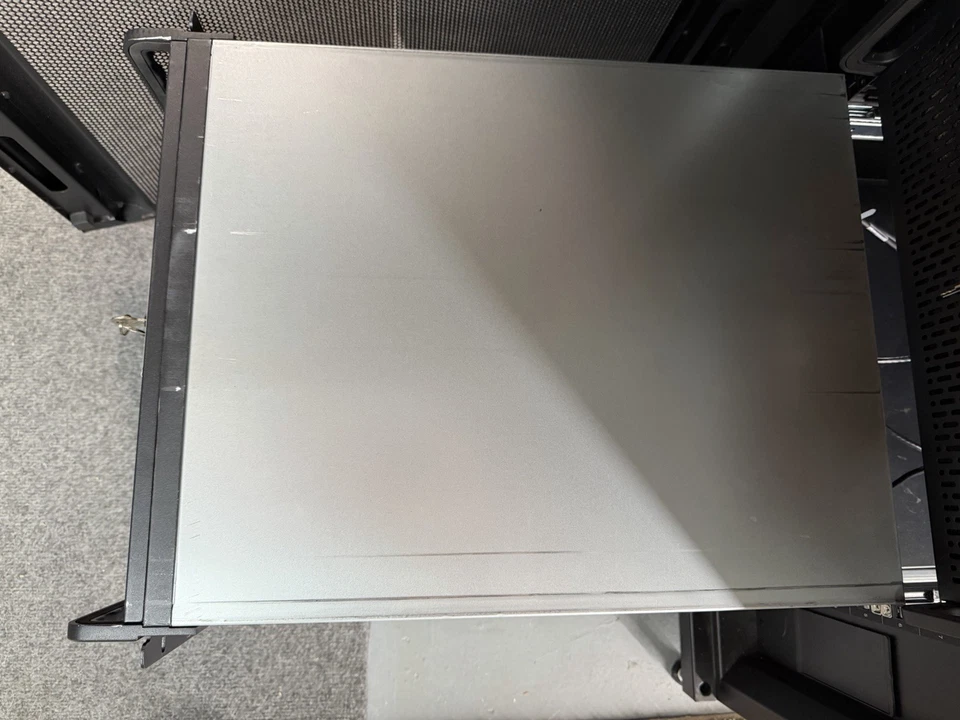 Servidor/PC de montaje en rack - Ryzen 5700G, 128 GB RAM, 512 GB NVMe, kit de riel Foto 2 de 3