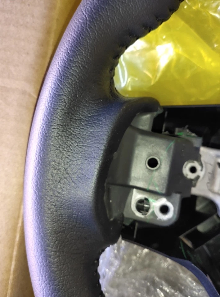 Volante 45100-0R130-C1 para Toyota Corolla 2014-2019 y RAV4 2013-2016 Foto 2 de 4