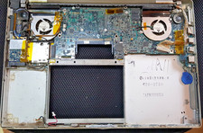 APPLE MACBOOK PRO 15 A1211 2006 2.33GHz LOGIC BOARD MOTHERBOARD IN BOTTOM CASE