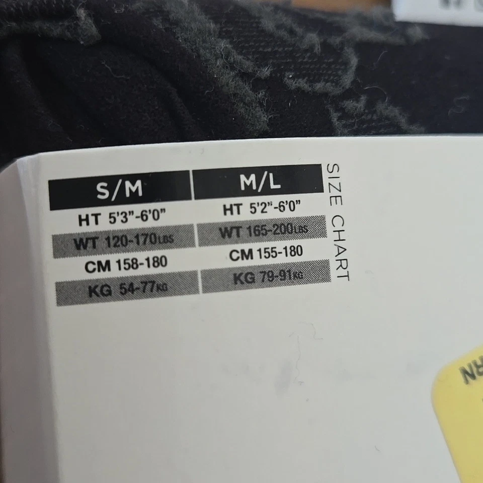 ONE PAIR of Hue Black Floral Rose Tights w Control Top NWT Whimsigoth Size S/M - Image 4 of 4