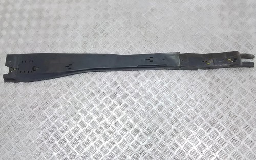 Center under tray cover