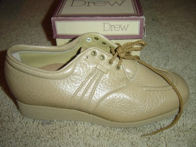 size 5.5 wide womens shoes