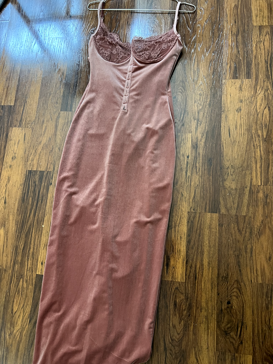 green emerald velvet dress House of CB Seren Floral Lace Maxi Dress