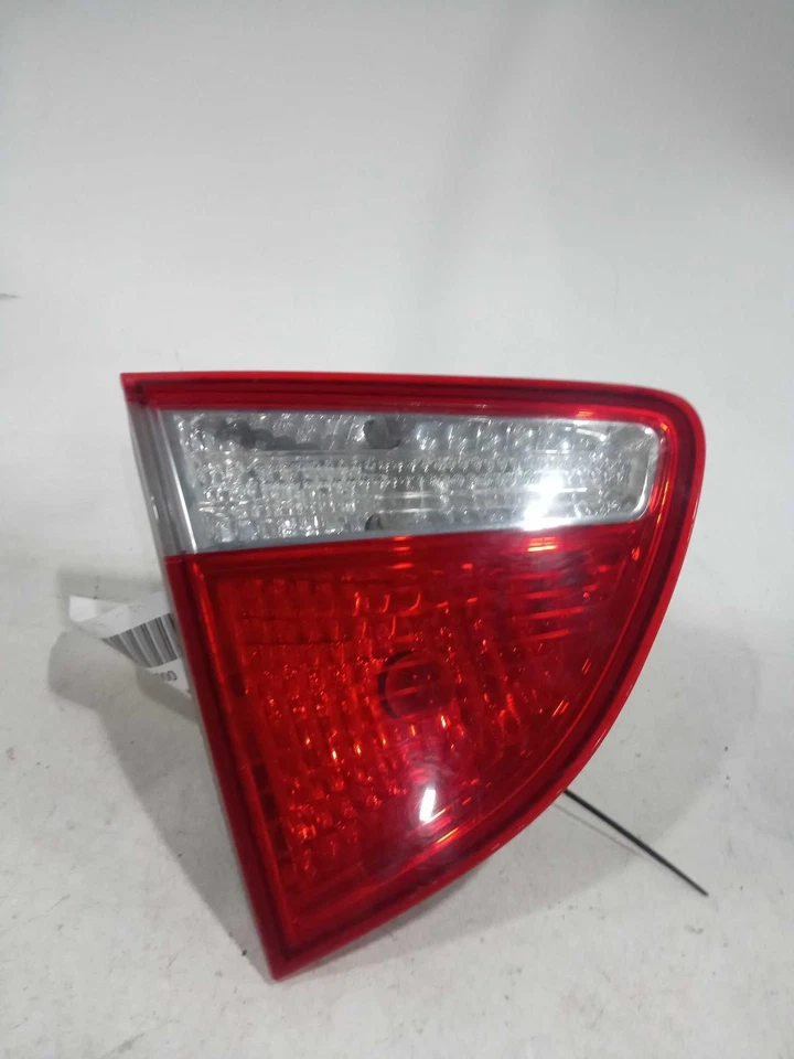 Used Left Tail Light Assembly fits: 2007 Hyundai Veracruz lid mounted L. w/o LED Foto 2 de 4