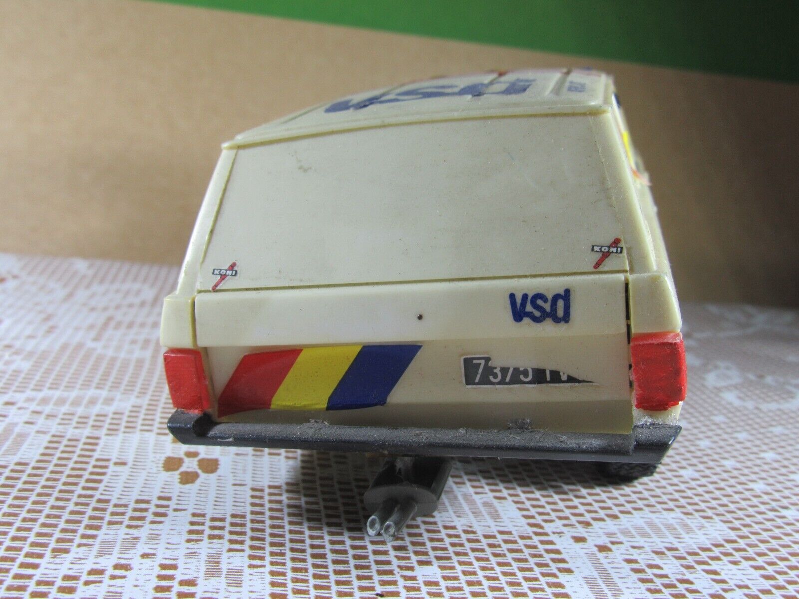 Foto 5 di 9