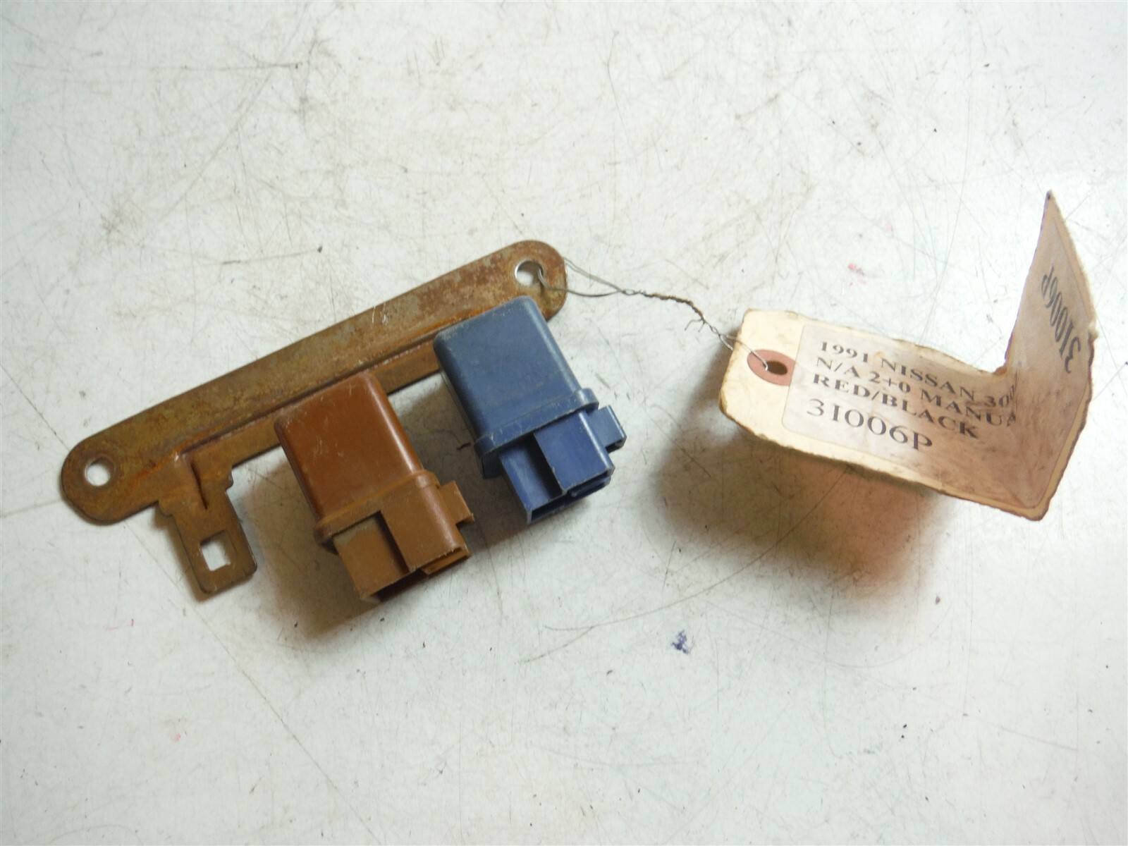 1991 NISSAN 300ZX PAIR SET FUSE BRACKET MODULE RELAY UNITS OEM 1990