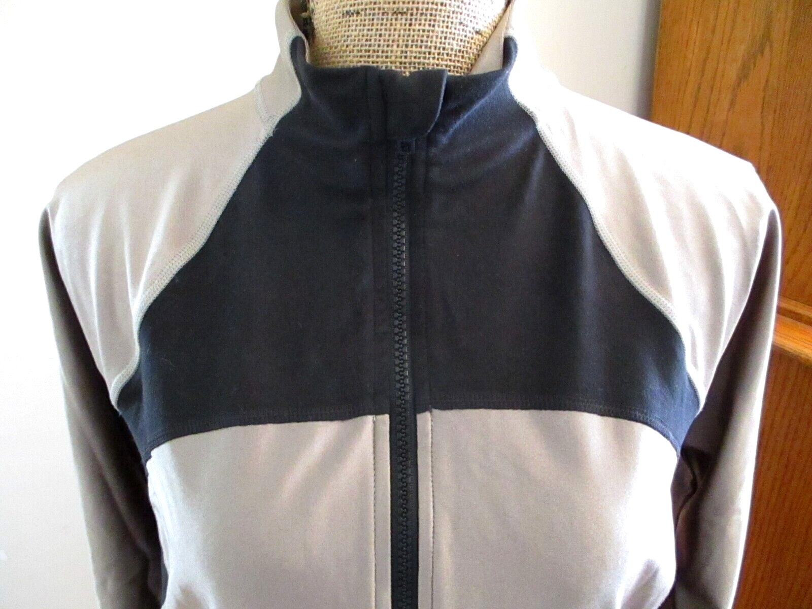 Giacca da corsa nuova con etichette Fila Sport 2 tonalità nero e marrone manica lunga fori per pollice taglia L