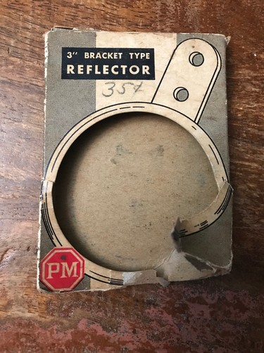Vintage NOS Peterson MFG 3" Bracket Type Reflector in original box - Picture 4 of 5