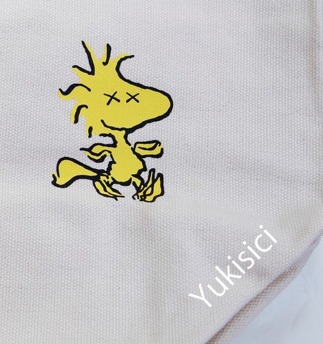 KAWS x PEANUTS Collaboration Uniqlo JP Tote Bag Snoopy Dog House Natural-NWT - Imagen 6 de 10