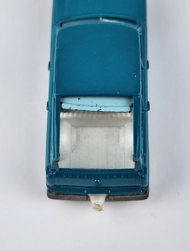 Vintage Lesney Matchbox Series No. 42 Studebaker Blue -Cracked window - Picture 5 of 8