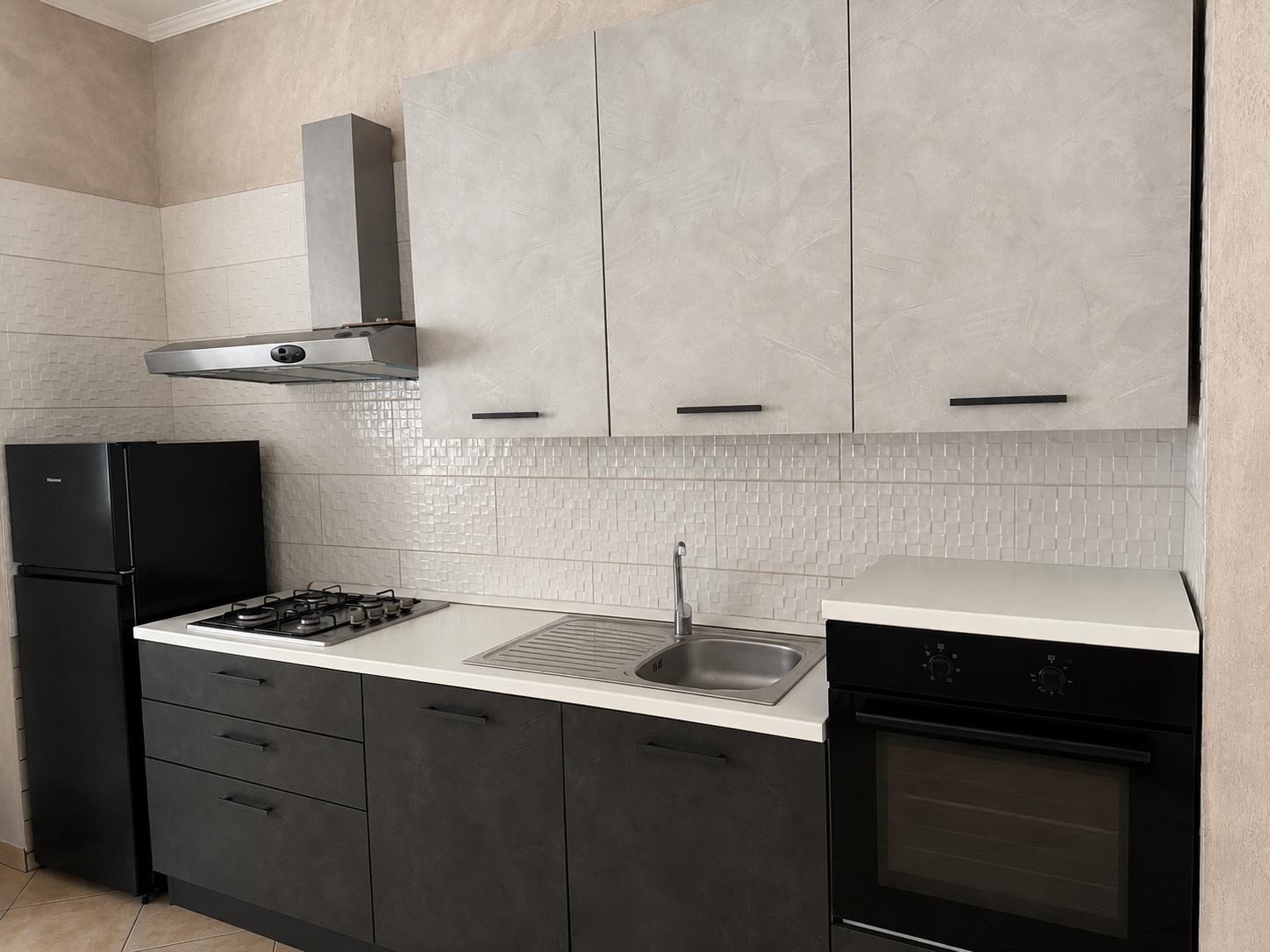cucina completa di elettrodomestici usata