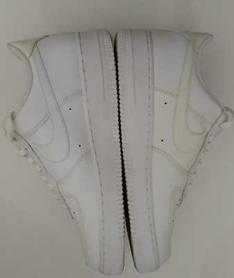 EUC Nike Men's Size 9.5 Air Force 1 '07 White Low-Top Sneakers Basketball Shoes