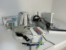 Nintendo Wii White Console 8 Games 3 Controllers 2 Nunchucks Sensor Bar Works