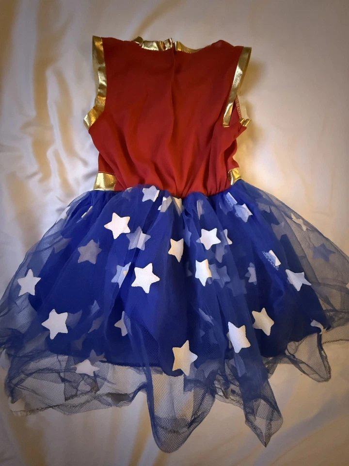 Disfraz de Halloween pequeño para mujer maravilla de una pieza Foto 3 de 3