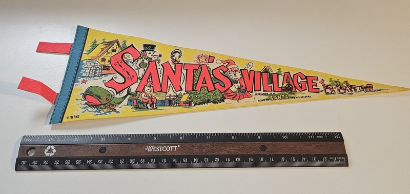 Vintage SANTA'S VILLAGE Pennant JEFFERSON, New Hampshire 15"