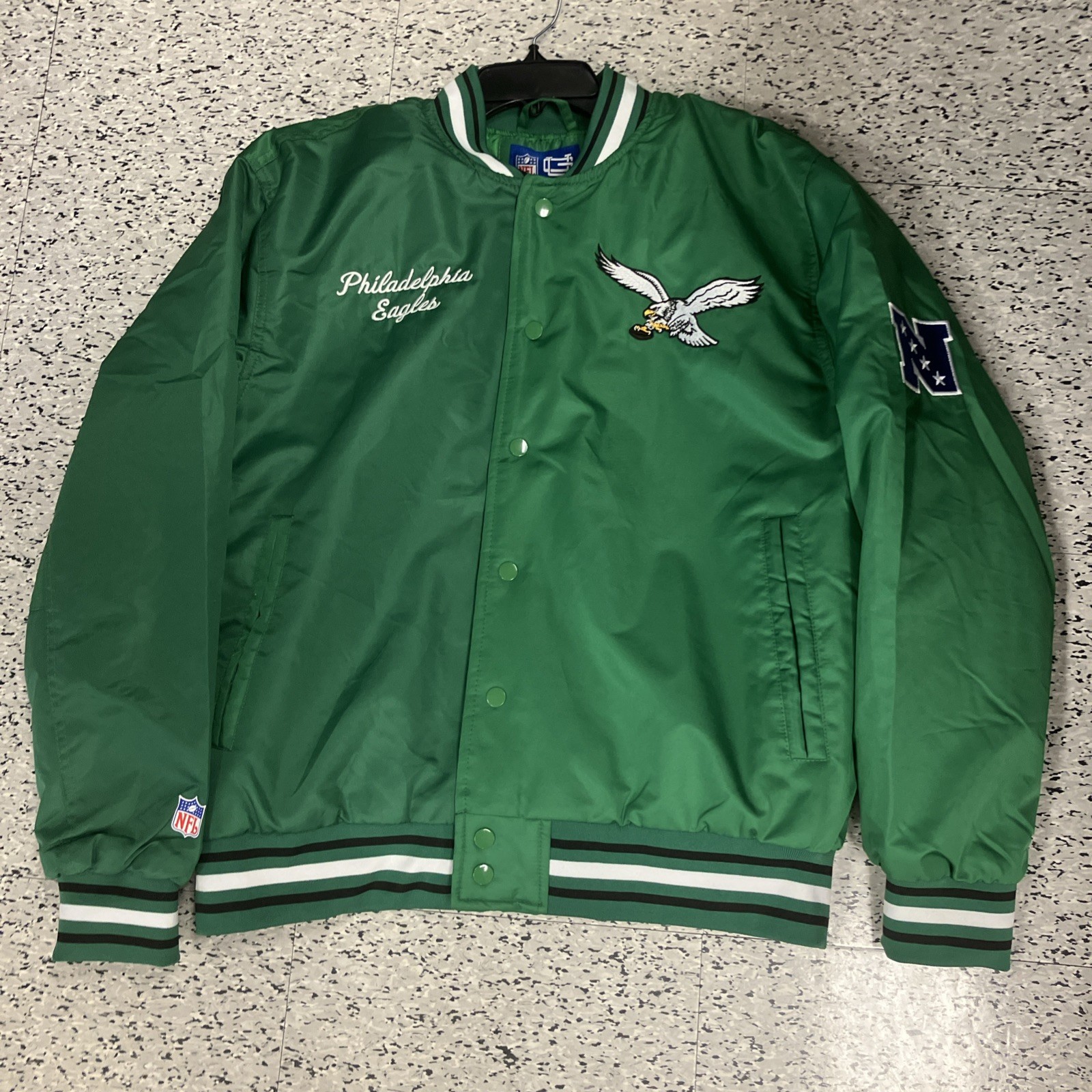 NWT Men’s NFL Philadelphia Eagles Kelly Green Satin Jacket MRSP $135 Size M